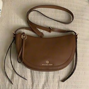 Michael Kors Camden small messenger bag